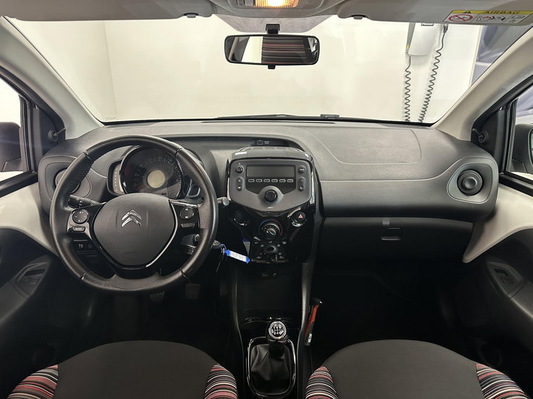 Vehicle Image 12