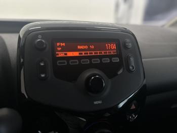 Vehicle Image 22