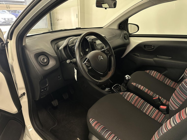 Vehicle Image 8