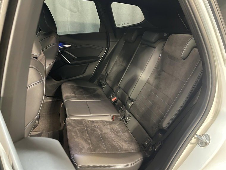 Vehicle Image 37