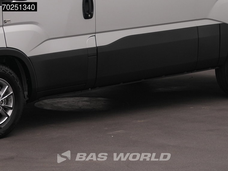 Vehicle Image 39