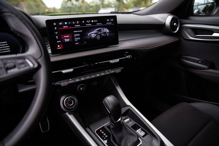 Vehicle Image 13