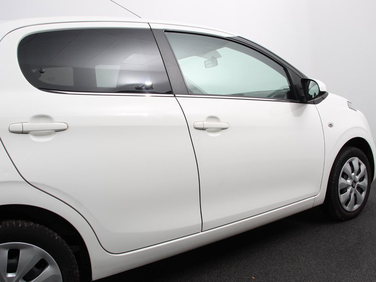 Vehicle Image 21