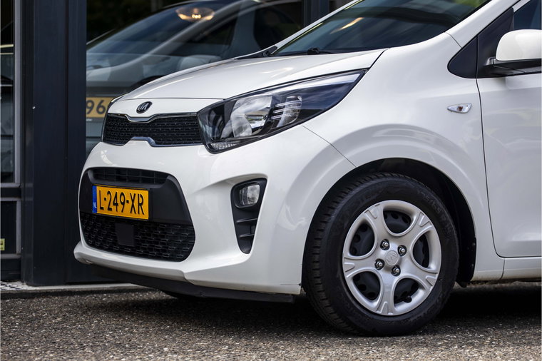 Vehicle Image 10