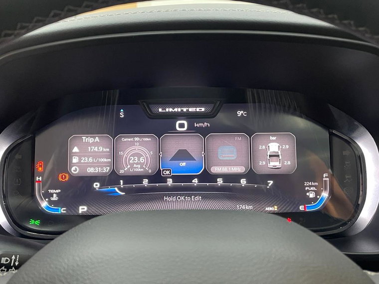 Vehicle Image 25