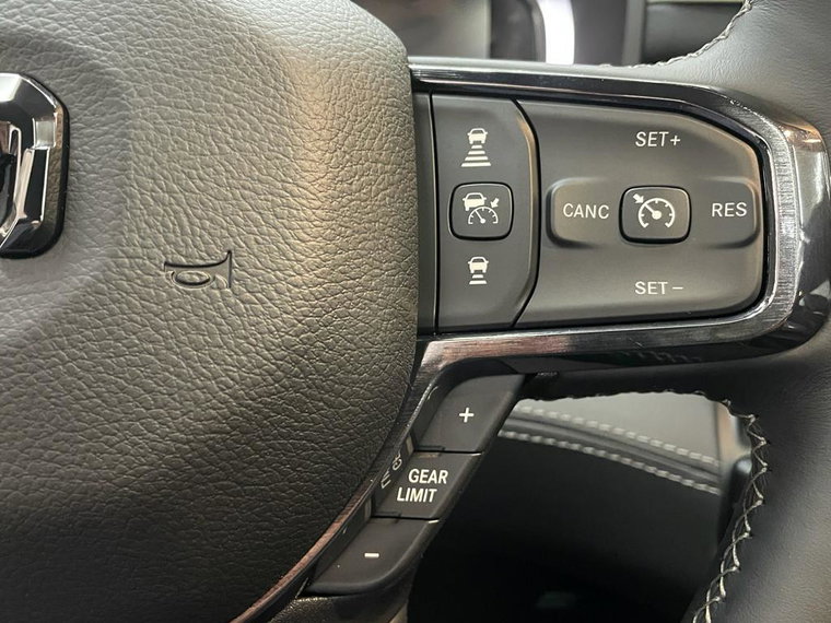 Vehicle Image 26