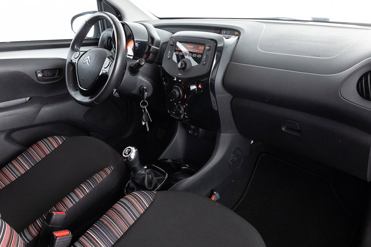 Vehicle Image 4