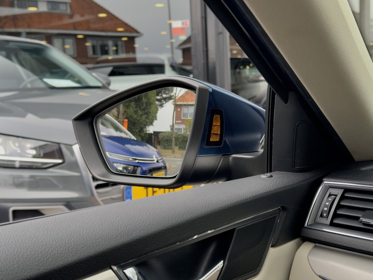 Vehicle Image 38