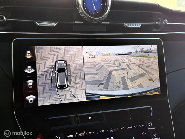Vehicle Image 38