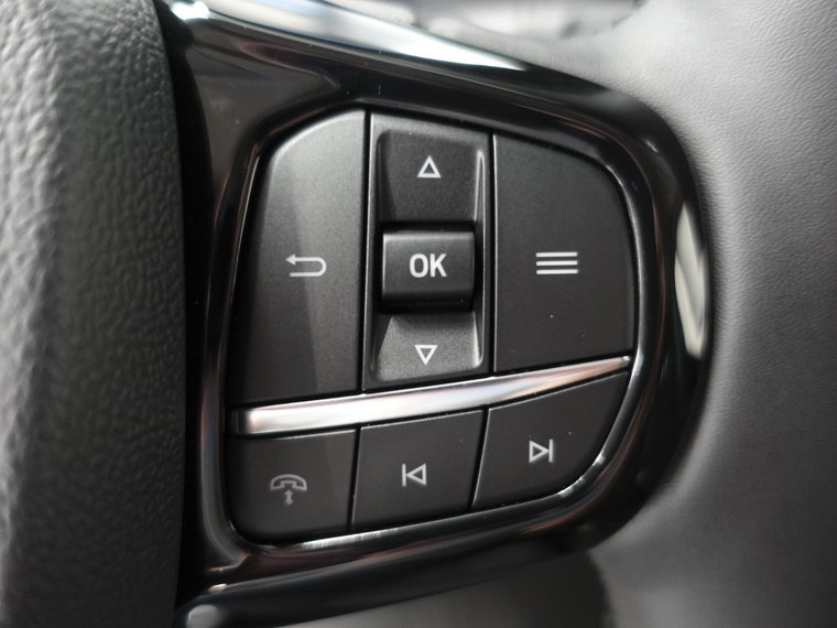 Vehicle Image 28