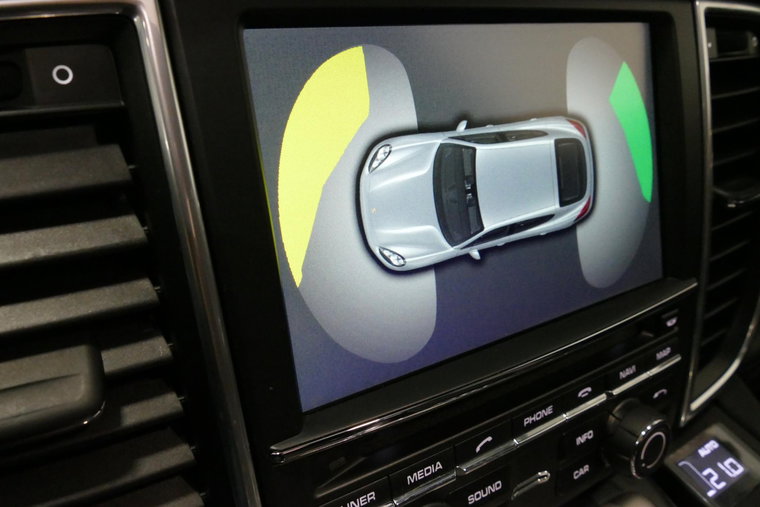 Vehicle Image 12