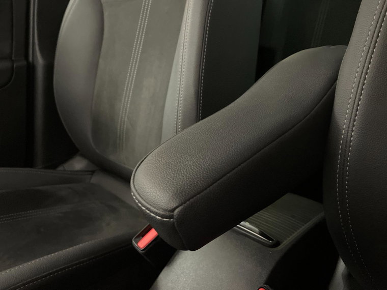 Vehicle Image 37