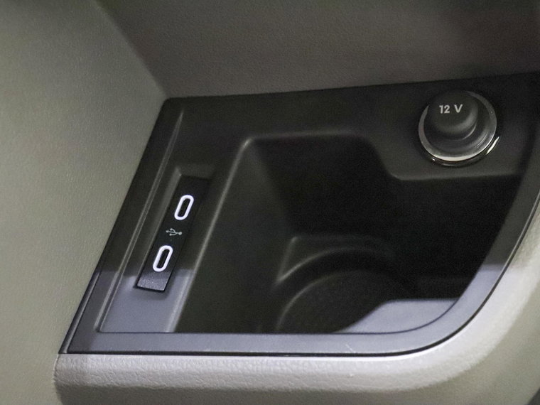 Vehicle Image 32