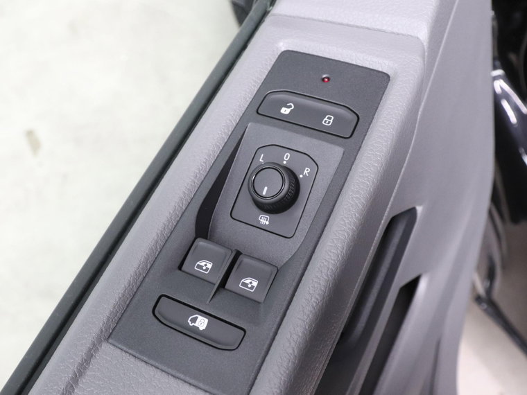 Vehicle Image 33