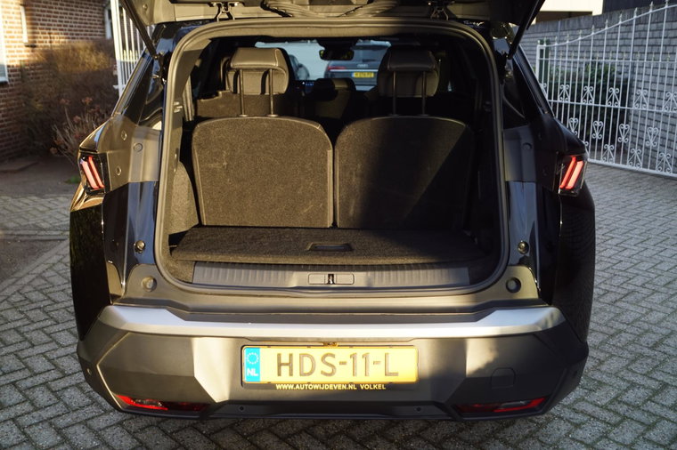 Vehicle Image 32