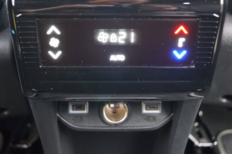 Vehicle Image 35