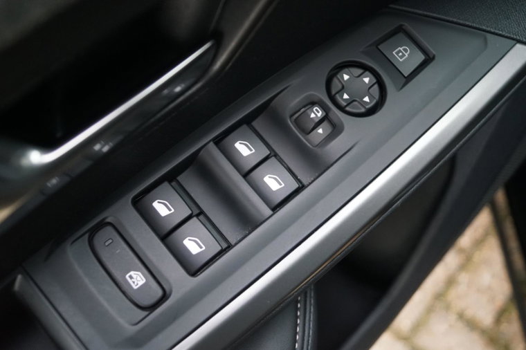 Vehicle Image 37