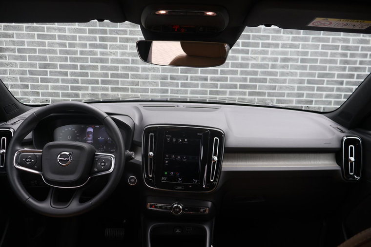 Vehicle Image 22