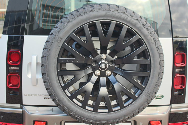 Vehicle Image 14
