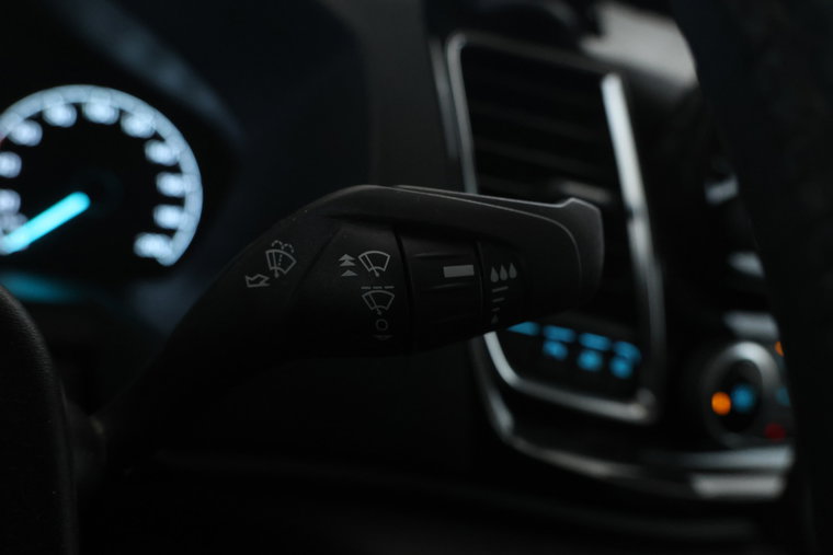 Vehicle Image 25