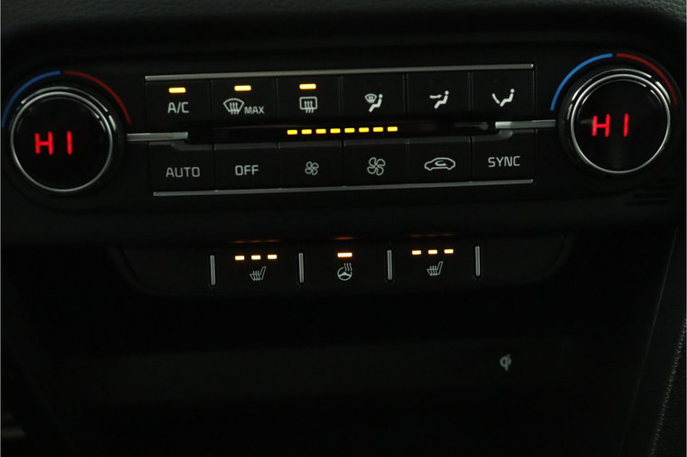 Vehicle Image 28