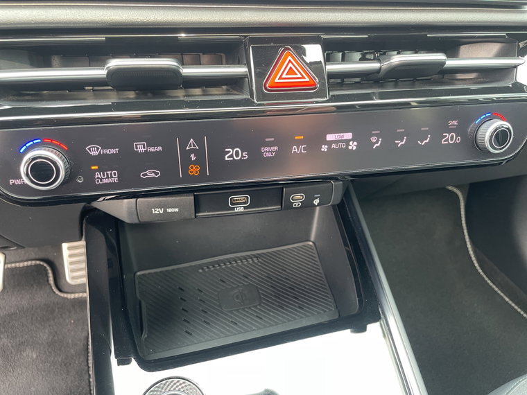 Vehicle Image 16