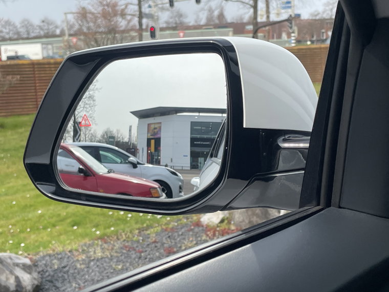 Vehicle Image 23