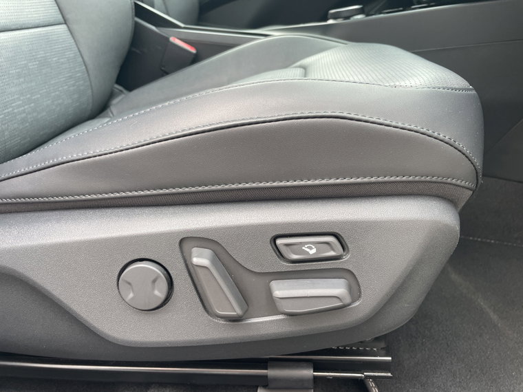 Vehicle Image 24