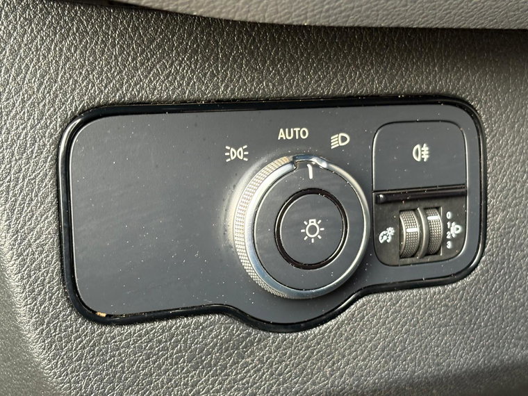 Vehicle Image 27