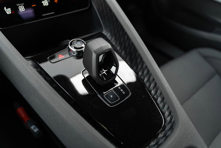 Vehicle Image 38