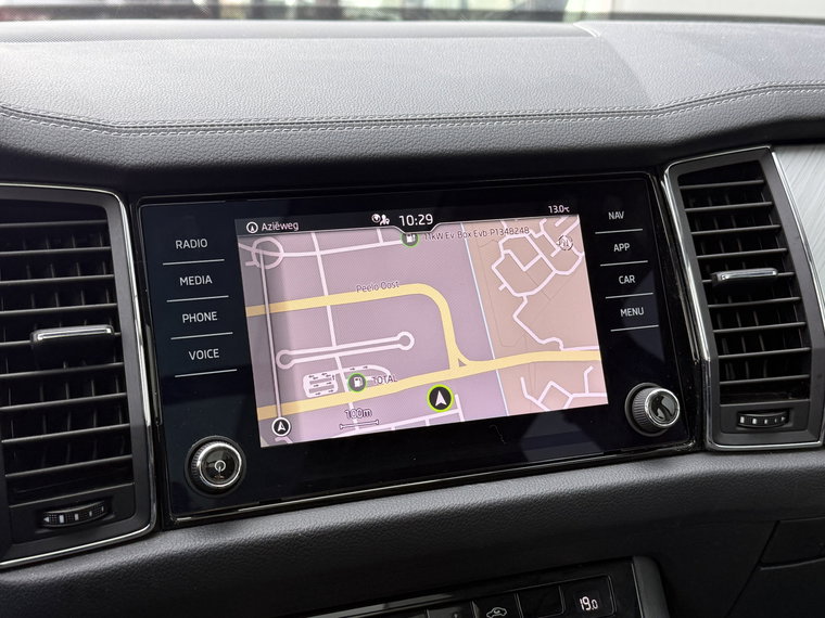 Vehicle Image 19