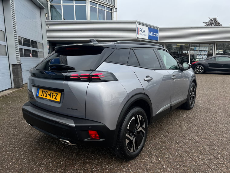 Vehicle Image 8