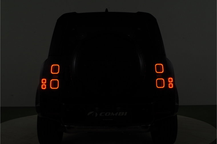 Vehicle Image 25