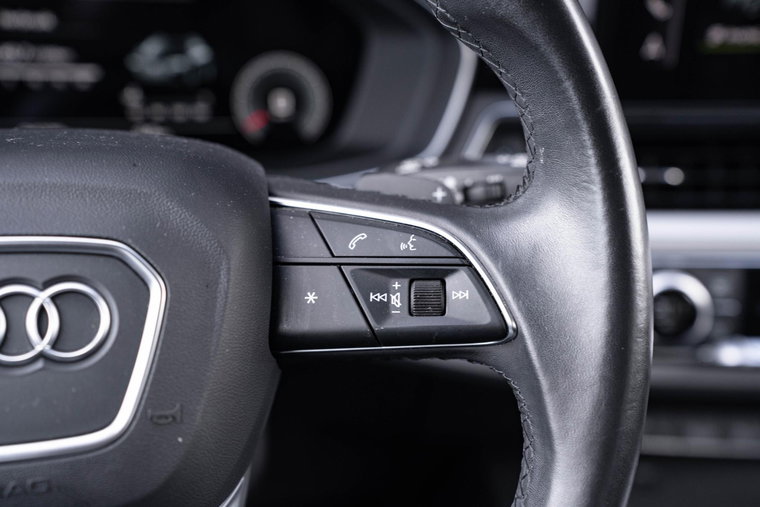 Vehicle Image 23