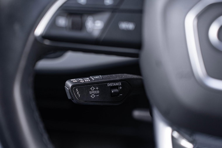 Vehicle Image 24