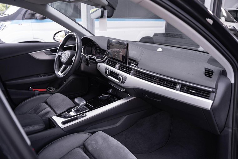 Vehicle Image 30