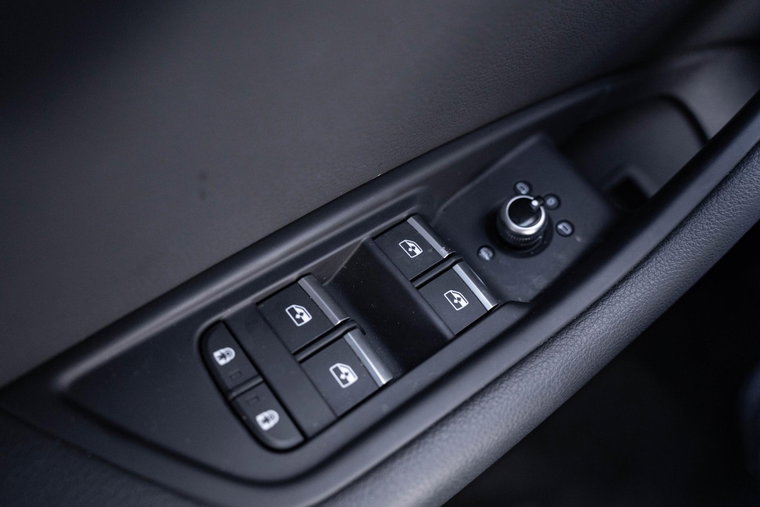 Vehicle Image 38
