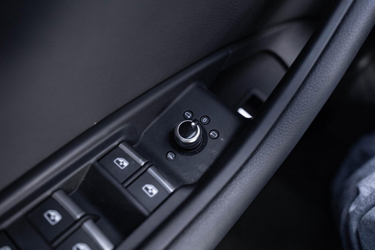 Vehicle Image 39