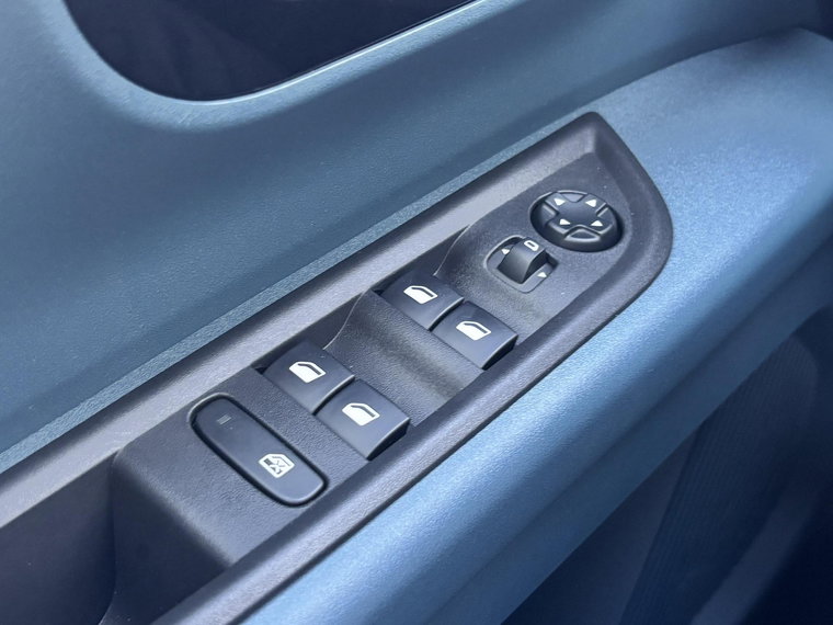 Vehicle Image 24