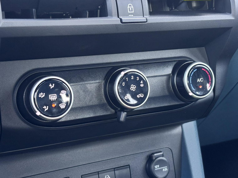 Vehicle Image 27