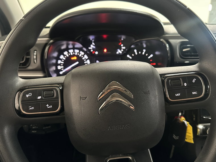 Vehicle Image 17