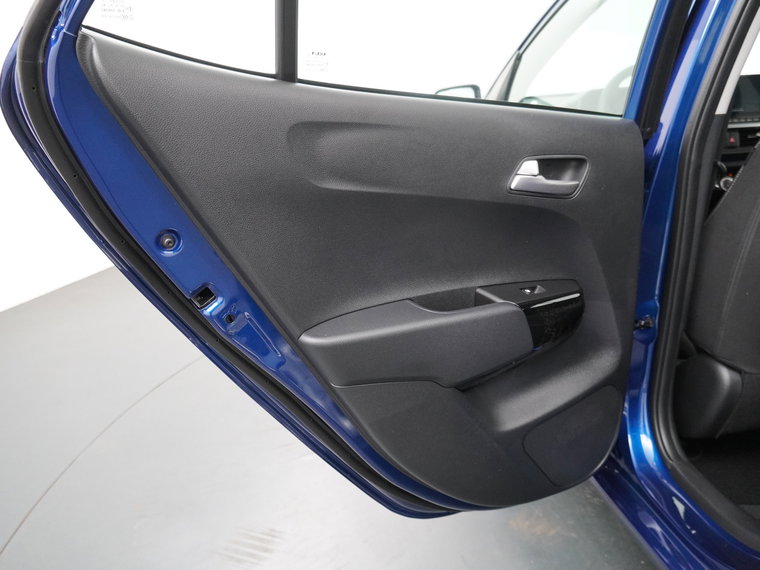 Vehicle Image 33