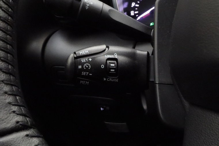 Vehicle Image 26
