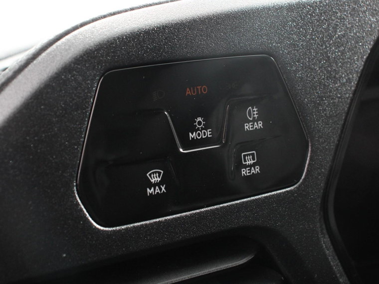 Vehicle Image 26