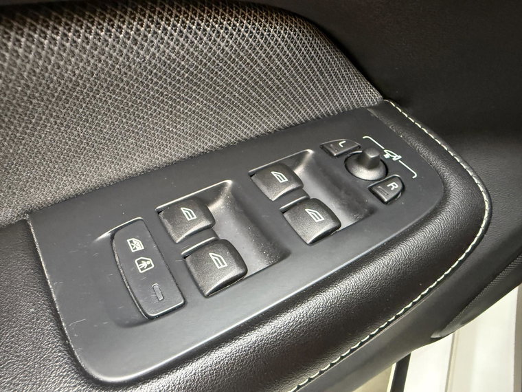Vehicle Image 38