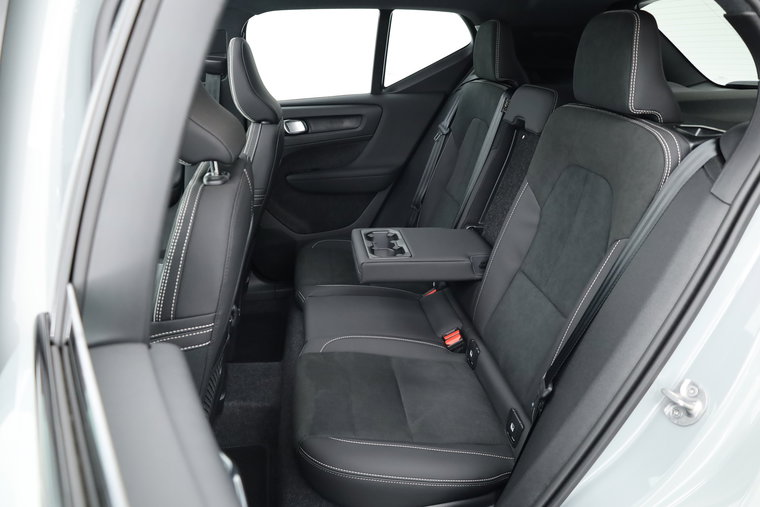 Vehicle Image 35