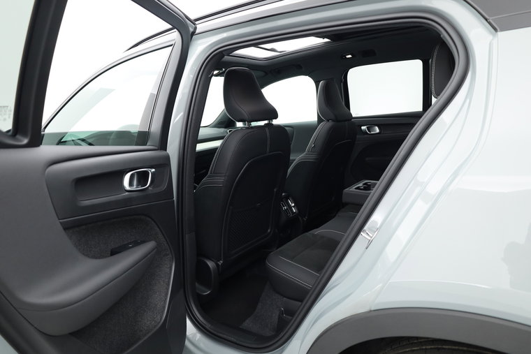 Vehicle Image 36