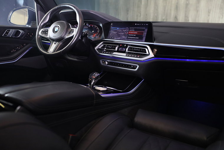 Vehicle Image 6
