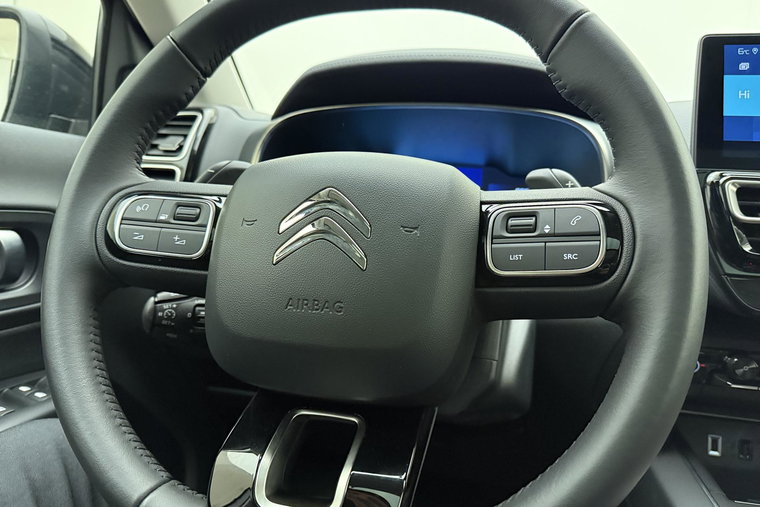 Vehicle Image 22