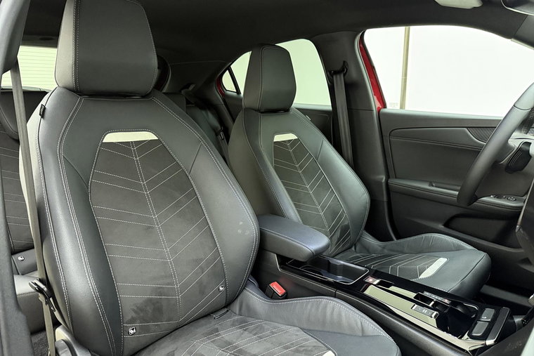 Vehicle Image 13